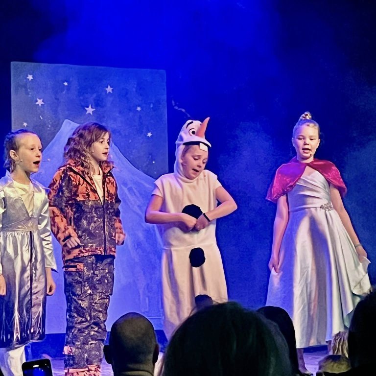 489940837_10233469217651384_8918647997807567716_n