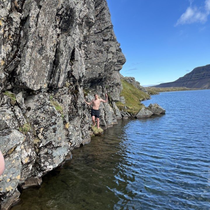 08ddf2ee-6a5d-4ffe-8da2-3494f6fd8a56