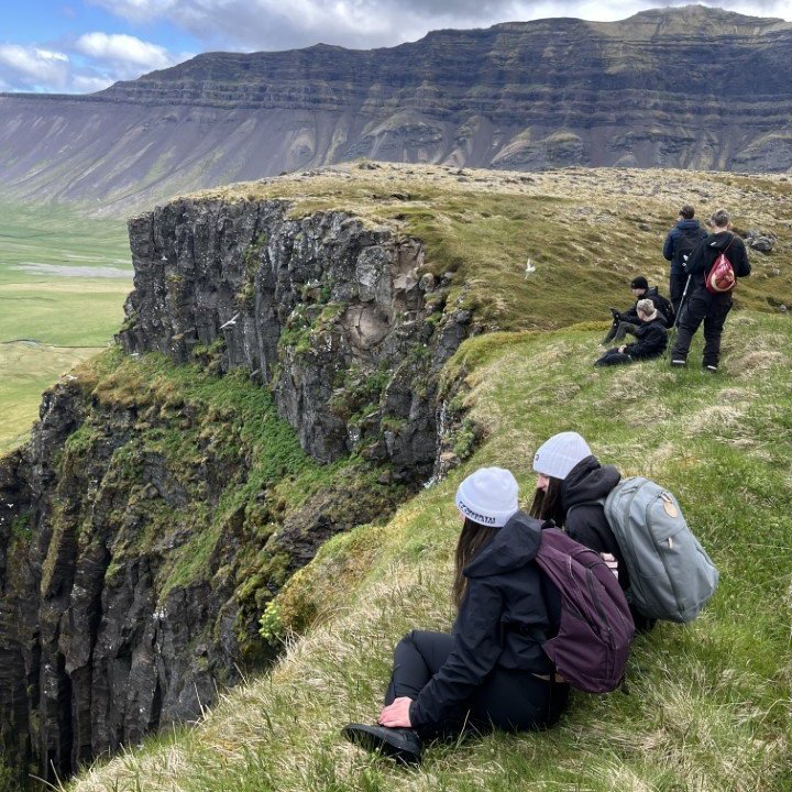 529c27e2-7bb7-400e-a6ad-34ce71d0e8d5