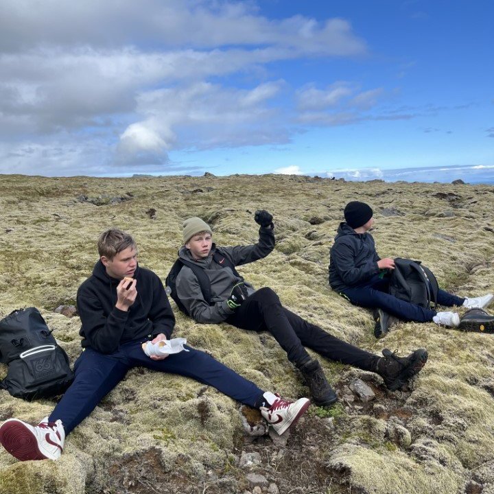 ed53e107-2939-40d5-94a1-5700e759f253