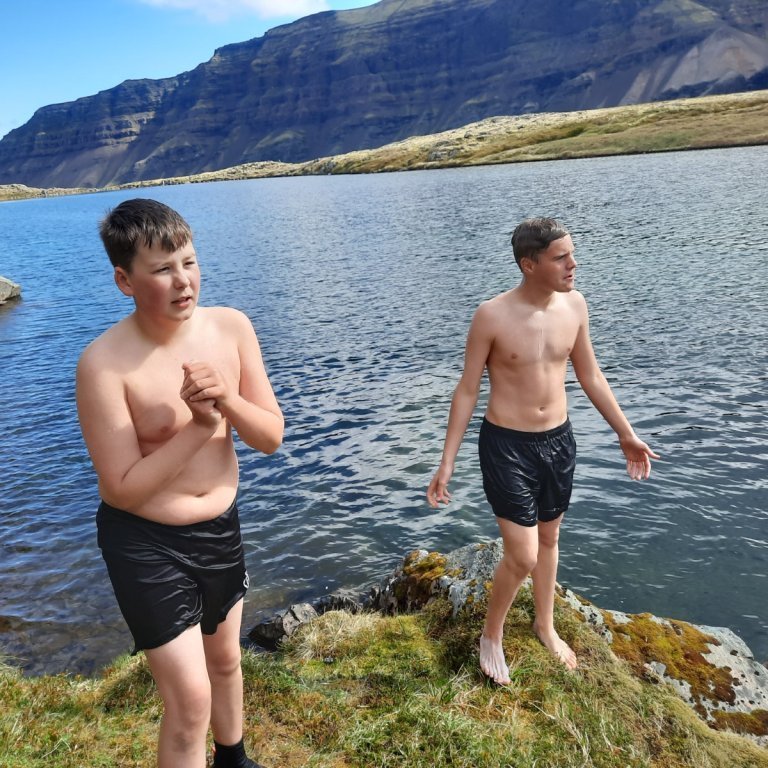 fd87ef29-2e6a-4f41-b6a8-76f373123271