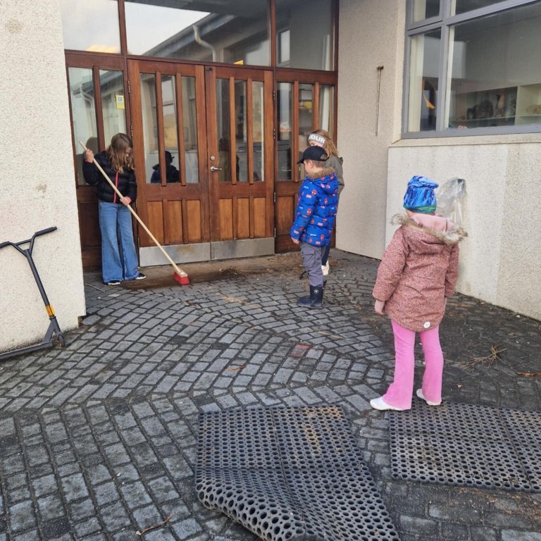 d36d7048-a3fa-4545-839b-ca9976d225b8