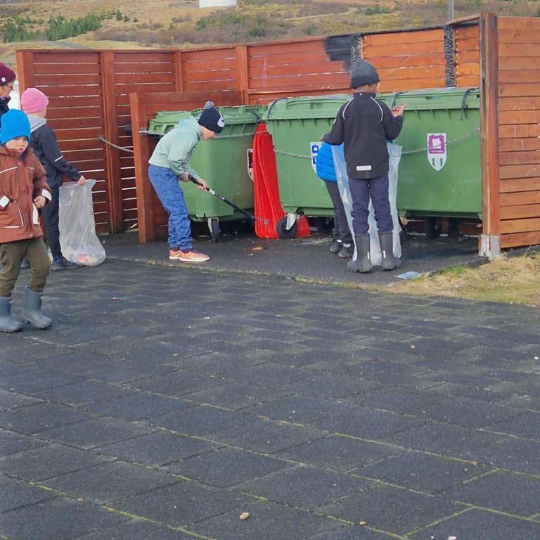 ed42297b-c354-4999-bb2a-78aef54199f9