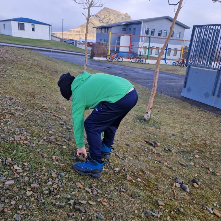 f355788e-fe10-4f2f-81f2-2b51a40790e3