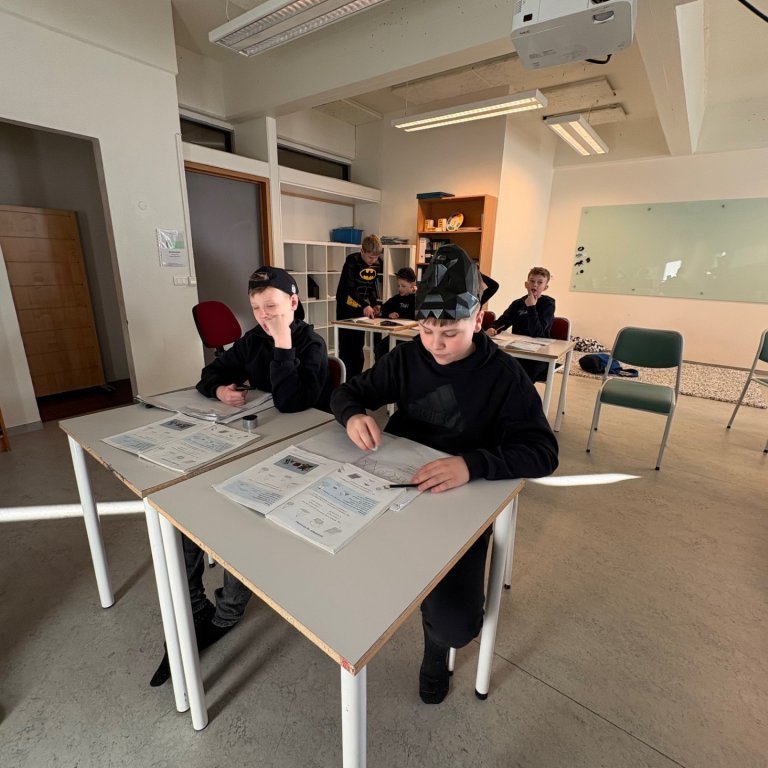 f26b98d7-c898-4576-8726-ec8471f1a374