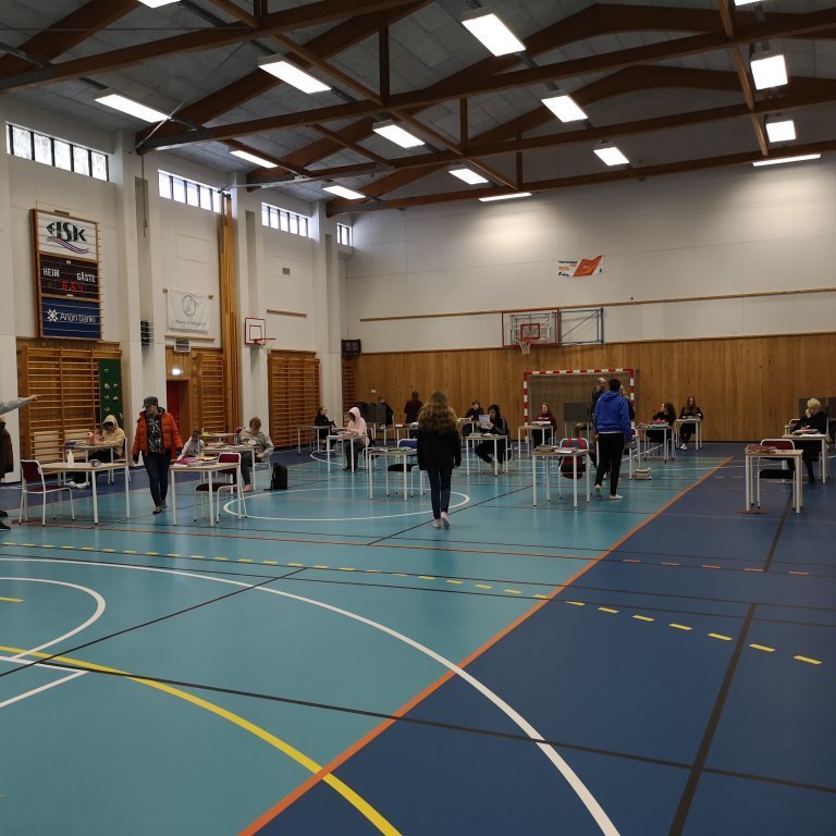 Það er rúmt um unglingana en þeirra ,,skóli