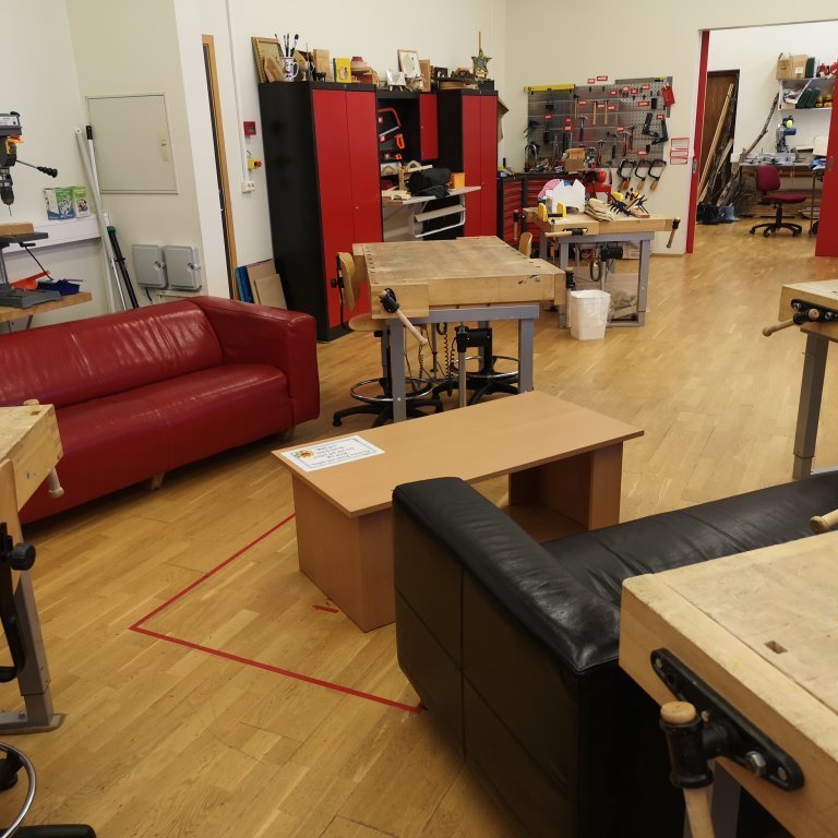 Það væsir ekki um starfsmenn Eldhamra í nýju kaffistofunni.