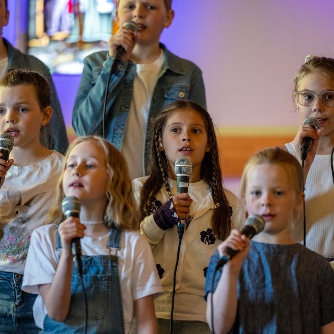 skolakortonleikar2juni2025-12