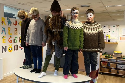 Leiksýning á Sólvöllum